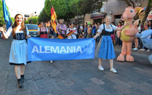 Desfile-de-Comunidades-Extranjeras_