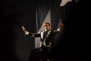 The-HIves_2