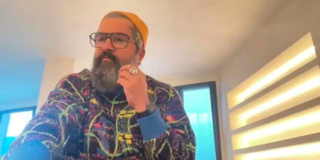 Julián-Love-of-Lesbian